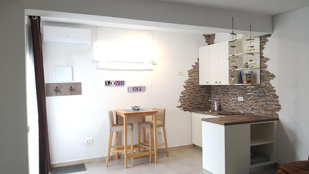 Hamo Apartments & Soba Lumbarda Luaran gambar